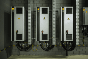 Przemienniki częstotliwości - czym są i do czego służą?